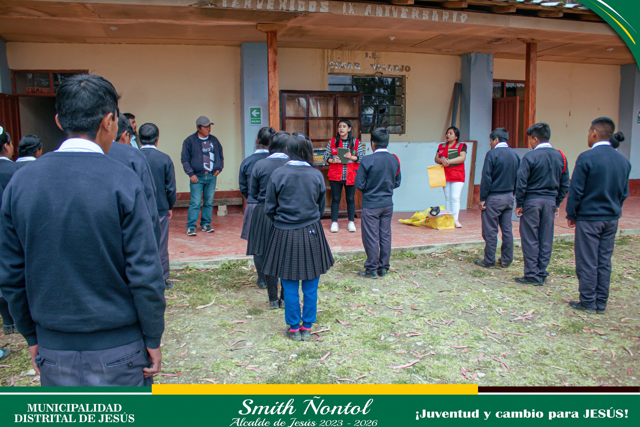 Entrega de donaciones a la I.E.