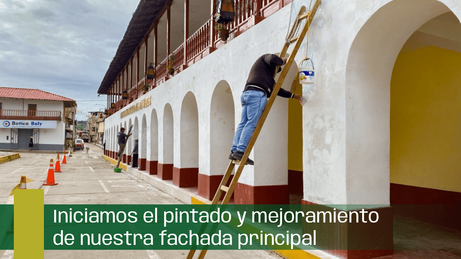 Iniciamos el pintado y mejoramiento de nuestra fachada principal